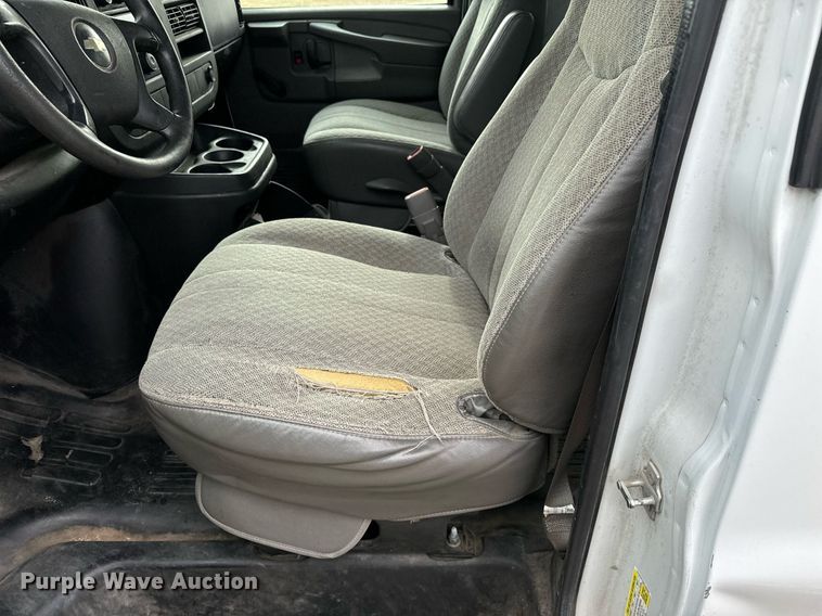 image for item NI9669 2008 Chevrolet Express 2500 van