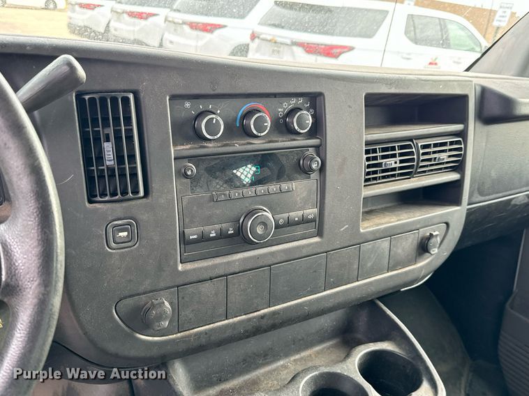 image for item NI9669 2008 Chevrolet Express 2500 van