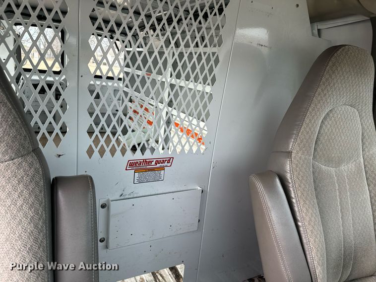 image for item NI9669 2008 Chevrolet Express 2500 van