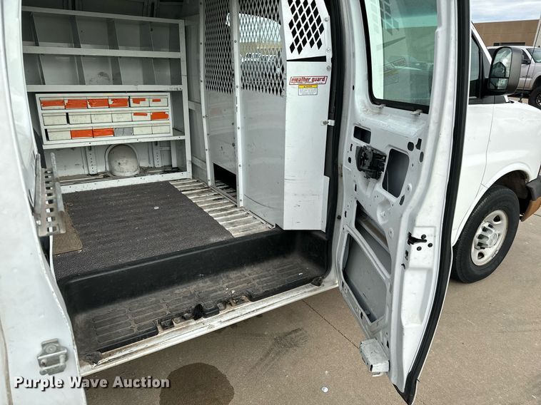 image for item NI9669 2008 Chevrolet Express 2500 van