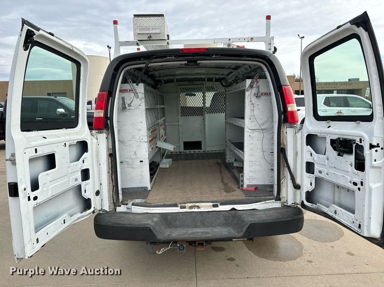 image for item NI9669 2008 Chevrolet Express 2500 van