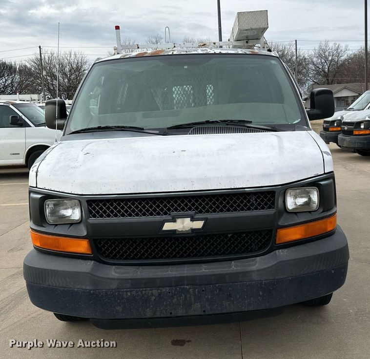 image for item NI9670 2007 Chevrolet Express 2500 van