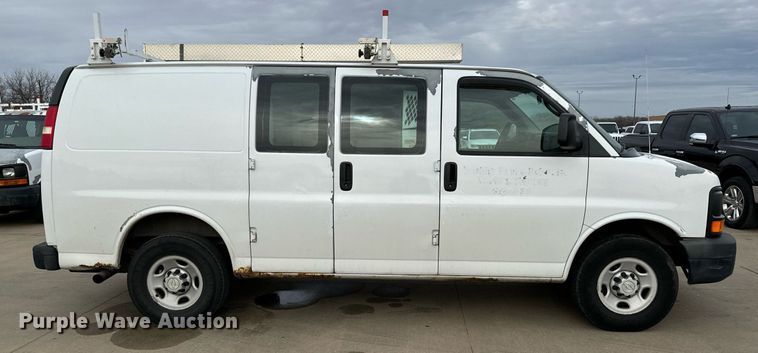 image for item NI9670 2007 Chevrolet Express 2500 van