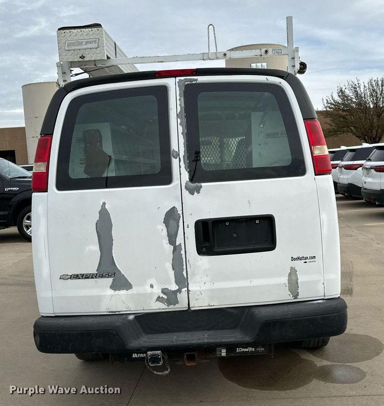 image for item NI9670 2007 Chevrolet Express 2500 van