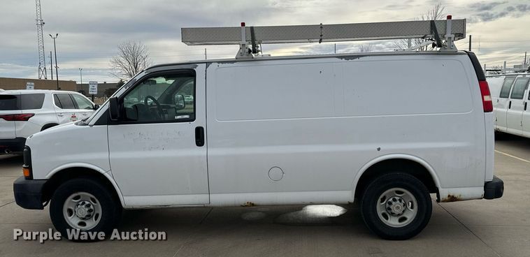 image for item NI9670 2007 Chevrolet Express 2500 van