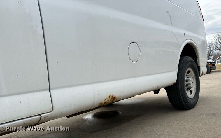 image for item NI9670 2007 Chevrolet Express 2500 van