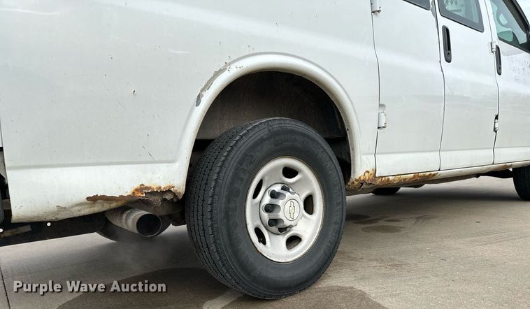 image for item NI9670 2007 Chevrolet Express 2500 van