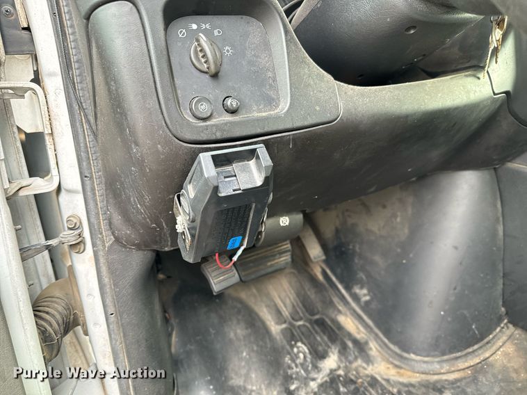 image for item NI9670 2007 Chevrolet Express 2500 van