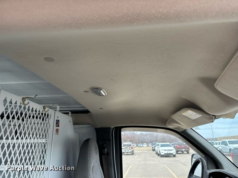 image for item NI9670 2007 Chevrolet Express 2500 van