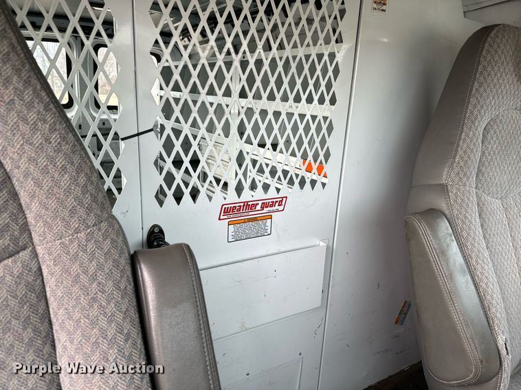 image for item NI9670 2007 Chevrolet Express 2500 van