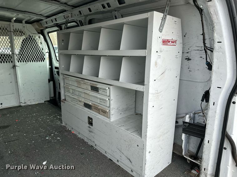 image for item NI9670 2007 Chevrolet Express 2500 van