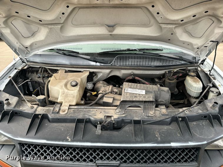 image for item NI9670 2007 Chevrolet Express 2500 van