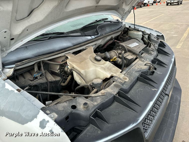 image for item NI9670 2007 Chevrolet Express 2500 van