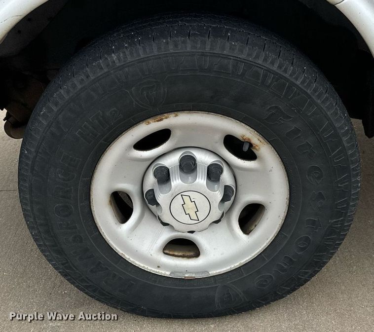 image for item NI9670 2007 Chevrolet Express 2500 van