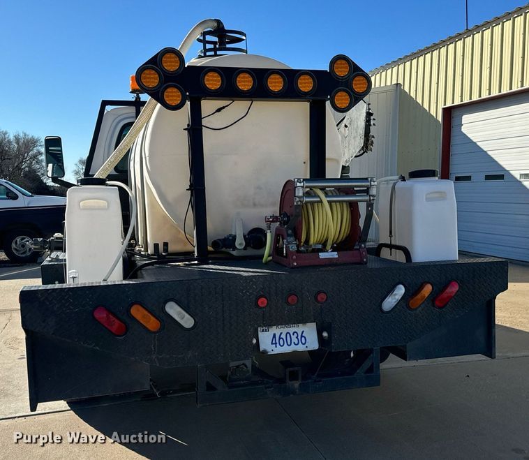 image for item NI9672 2003 Chevrolet C4500  sprayer truck