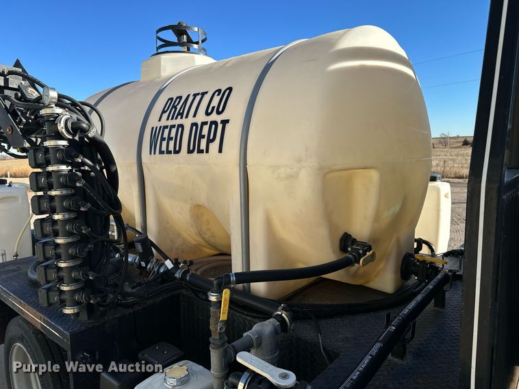 image for item NI9672 2003 Chevrolet C4500  sprayer truck