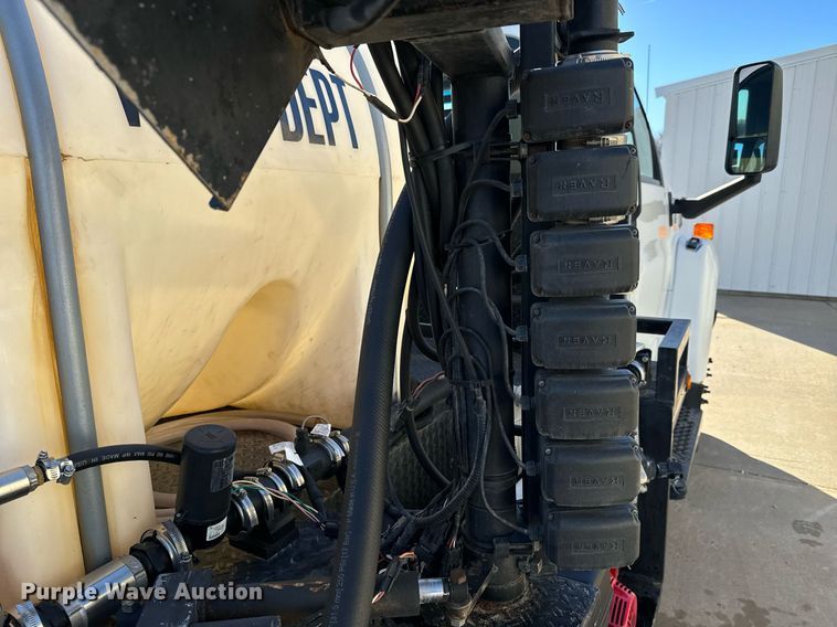 image for item NI9672 2003 Chevrolet C4500  sprayer truck