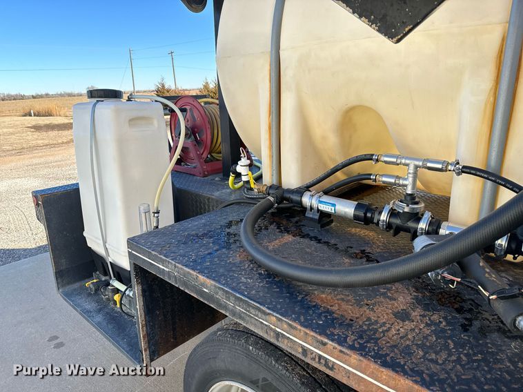 image for item NI9672 2003 Chevrolet C4500  sprayer truck