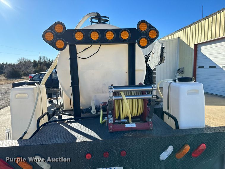 image for item NI9672 2003 Chevrolet C4500  sprayer truck