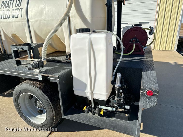 image for item NI9672 2003 Chevrolet C4500  sprayer truck