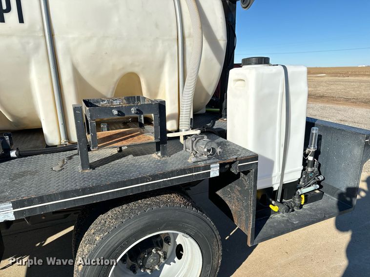 image for item NI9672 2003 Chevrolet C4500  sprayer truck