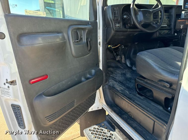 image for item NI9672 2003 Chevrolet C4500  sprayer truck