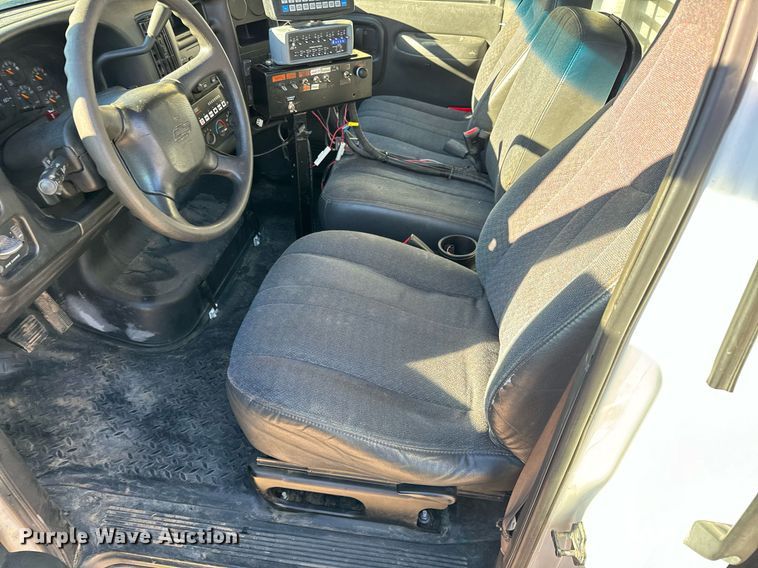 image for item NI9672 2003 Chevrolet C4500  sprayer truck