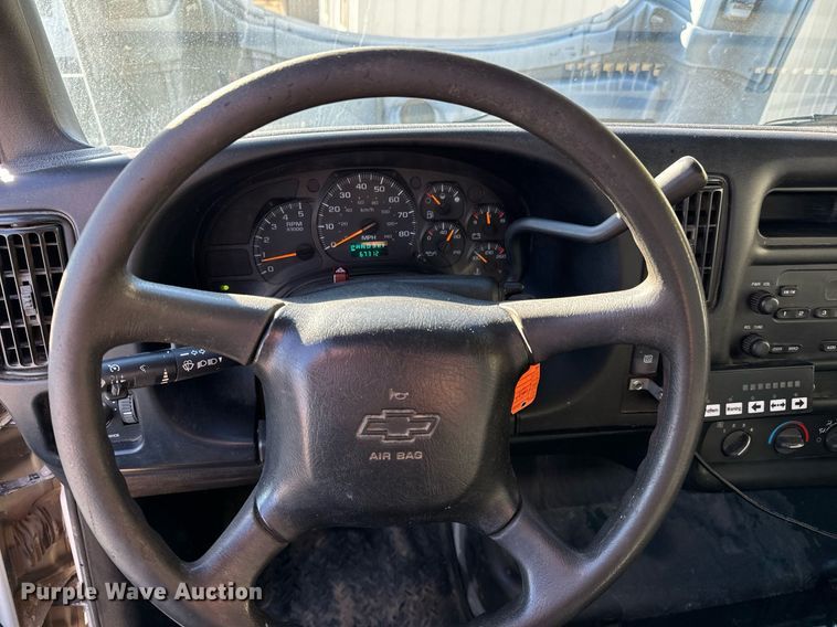 image for item NI9672 2003 Chevrolet C4500  sprayer truck