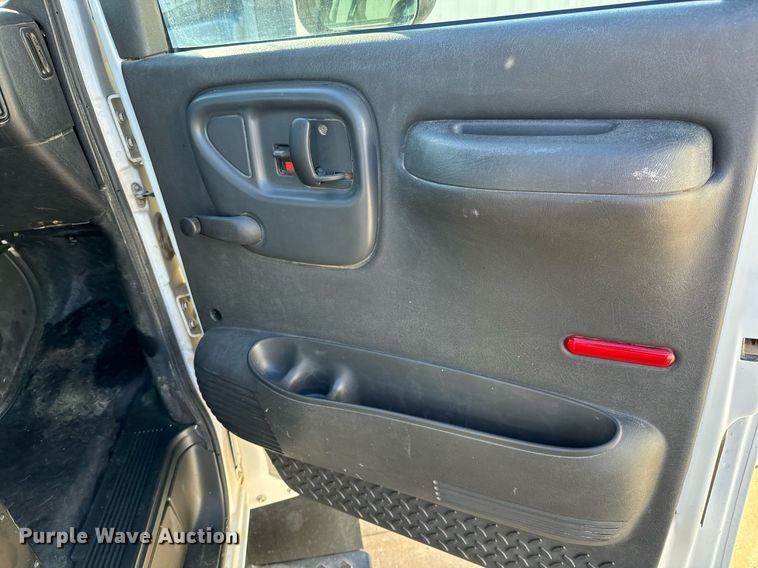 image for item NI9672 2003 Chevrolet C4500  sprayer truck