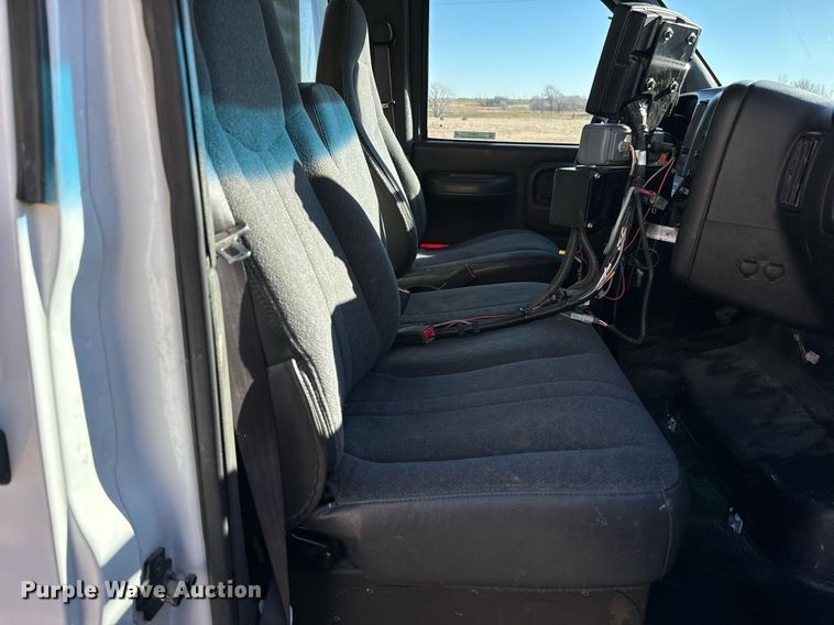 image for item NI9672 2003 Chevrolet C4500  sprayer truck