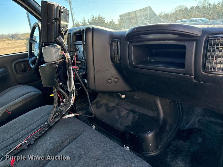 image for item NI9672 2003 Chevrolet C4500  sprayer truck