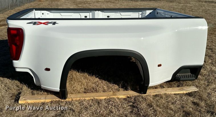image for item NI9673 2024 Chevrolet Silverado 3500  pickup truck bed