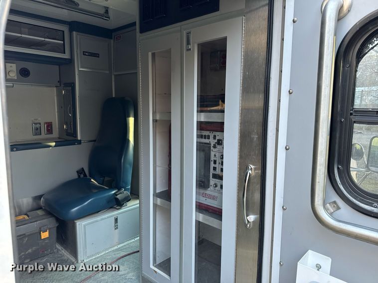 image for item NM9190 2000 Ford E350  sewer inspection van