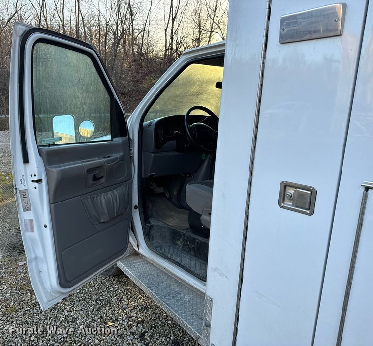 image for item NM9190 2000 Ford E350  sewer inspection van