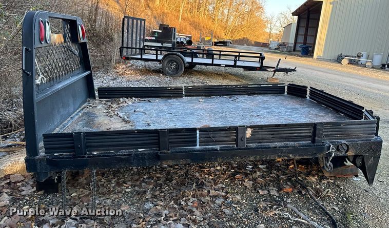 image for item NM9191 2015 Knapheide  flatbed