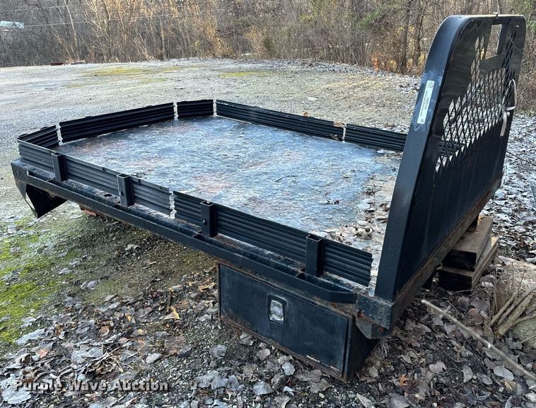 image for item NM9191 2015 Knapheide  flatbed