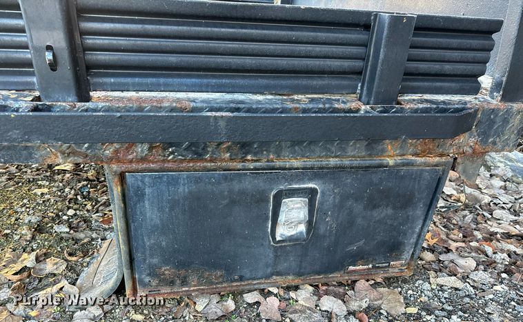 image for item NM9191 2015 Knapheide  flatbed