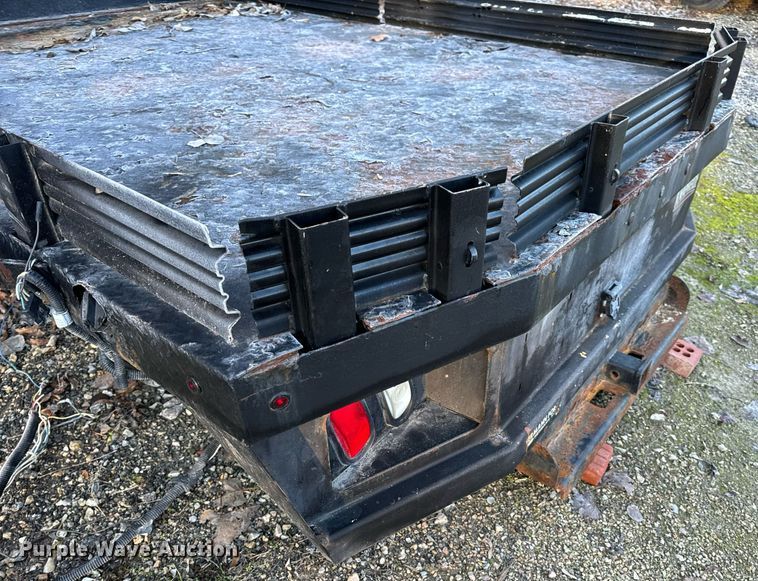 image for item NM9191 2015 Knapheide  flatbed