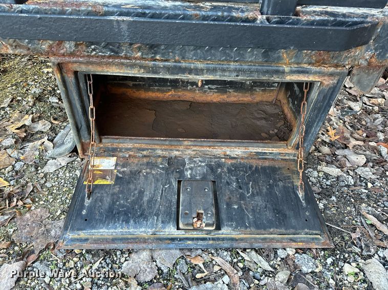 image for item NM9191 2015 Knapheide  flatbed