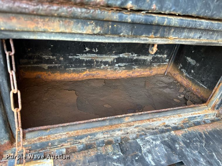 image for item NM9191 2015 Knapheide  flatbed