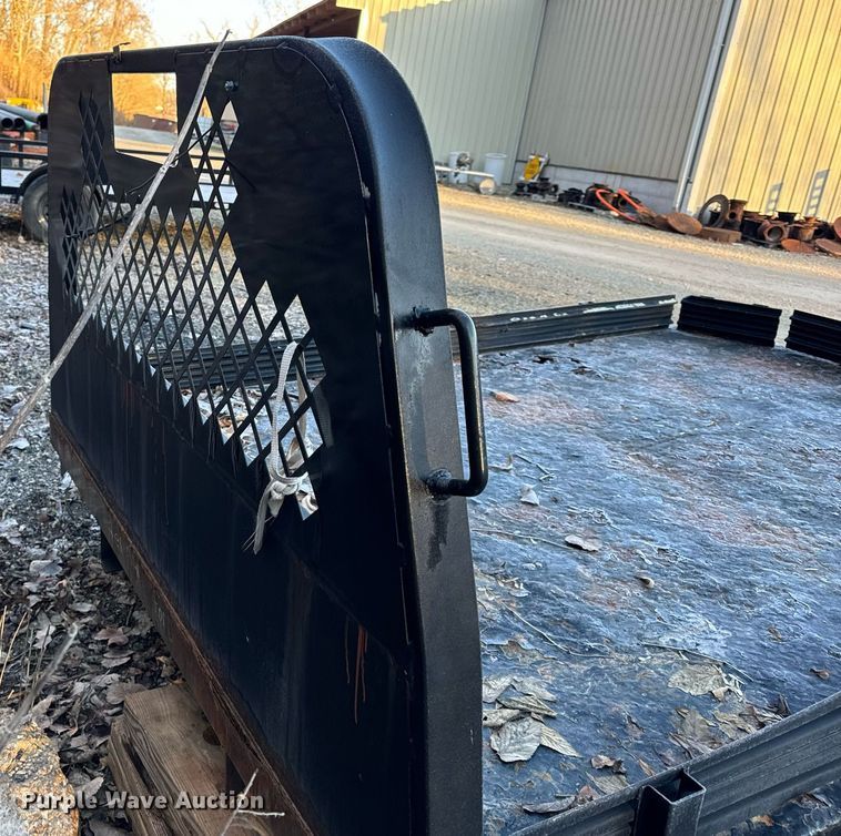 image for item NM9191 2015 Knapheide  flatbed