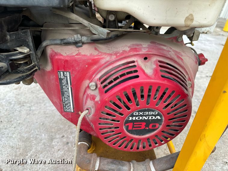 image for item NM9207 (2) hydraulic pumps