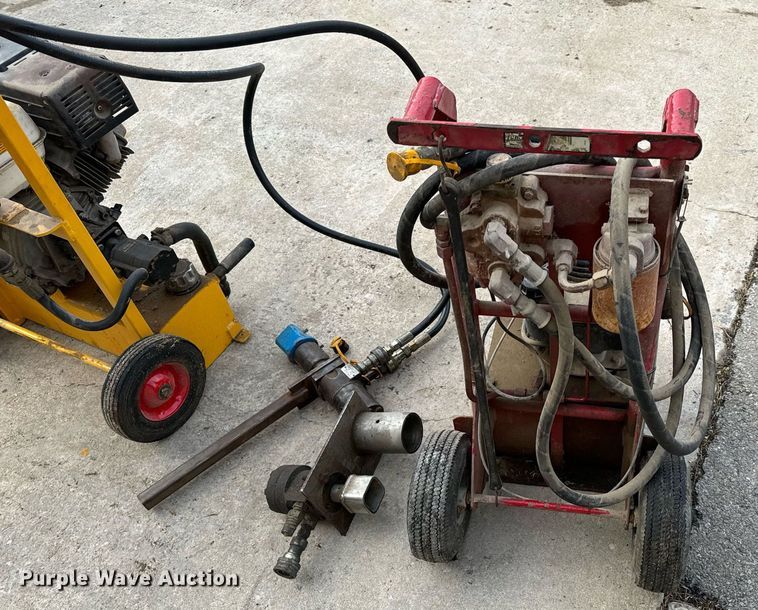 image for item NM9207 (2) hydraulic pumps