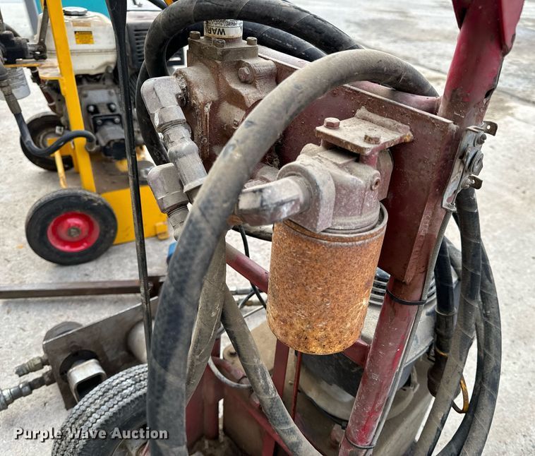 image for item NM9207 (2) hydraulic pumps