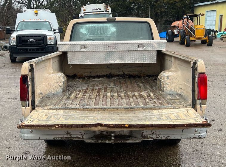 image for item NN9335 1990 Ford F150  pickup truck