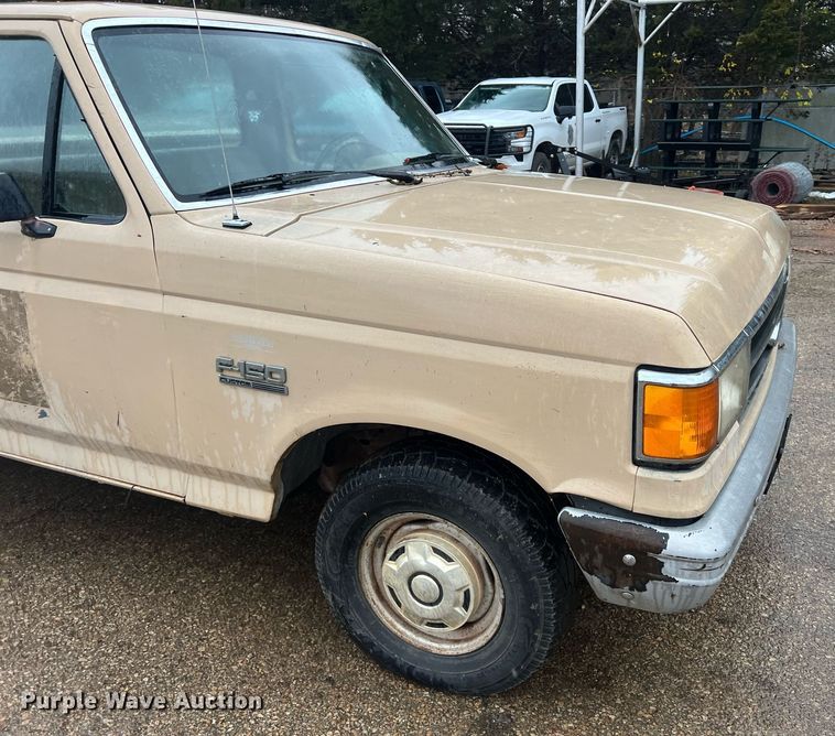 image for item NN9335 1990 Ford F150  pickup truck