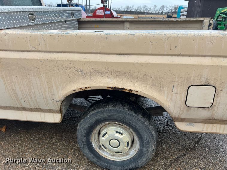 image for item NN9335 1990 Ford F150  pickup truck