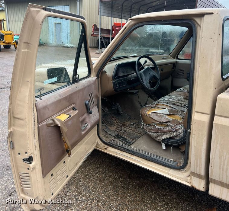 image for item NN9335 1990 Ford F150  pickup truck