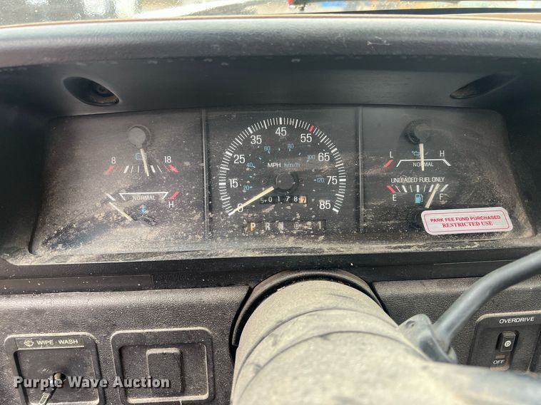 image for item NN9335 1990 Ford F150  pickup truck