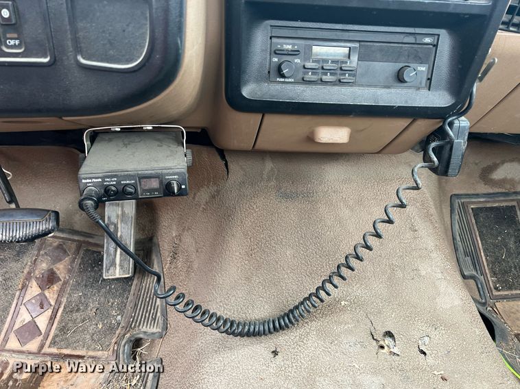 image for item NN9335 1990 Ford F150  pickup truck